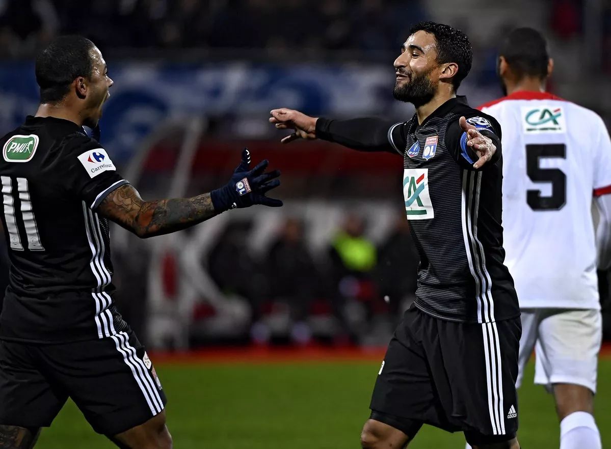 西汉姆国际比赛日绝杀压哨，志在法国杯名次提升，话题不断，年轻球员得到机会(诺维奇vs西汉姆联)