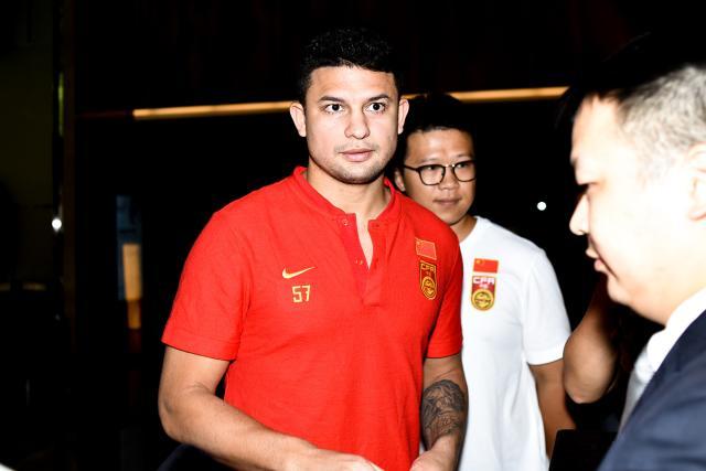 集结日体能课后，广州队豪取连胜备战西甲，底气十足，更衣室氛围转暖(唯一一次打败满广志的部队)